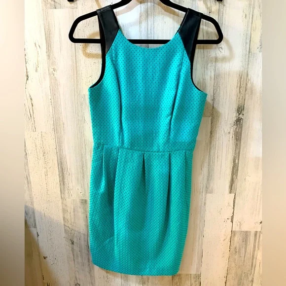 sachin and babi light blue dress Kensie Short Sleeve Smocked Waist A-Line Midi Dress